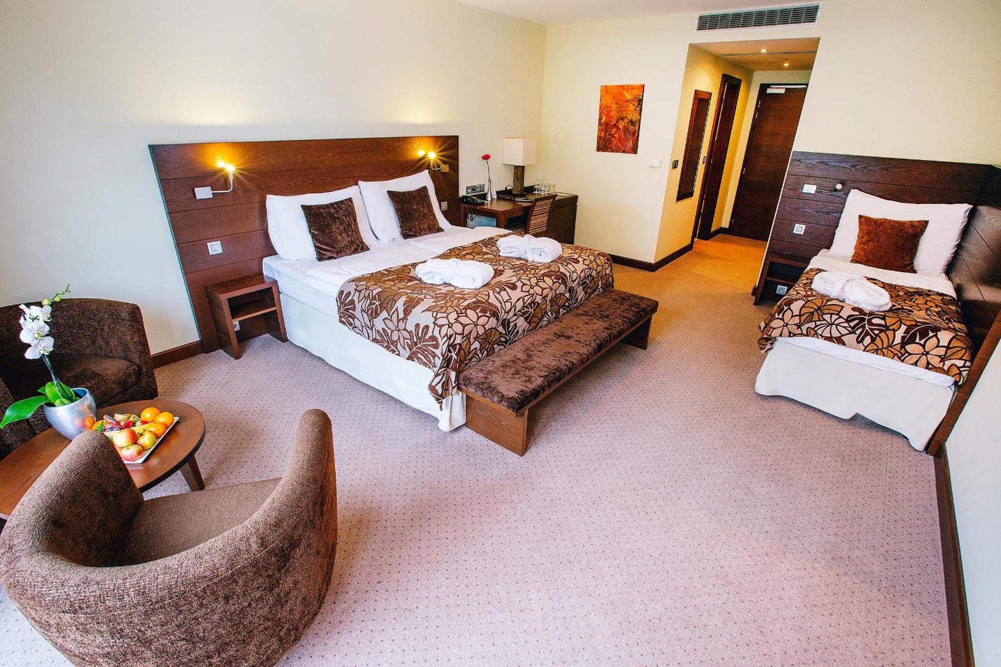 Hotel Zochova Chata - Adult Friendly Modra Ruang foto