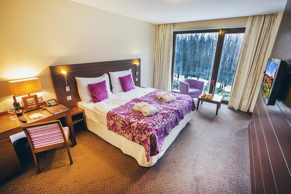 Hotel Zochova Chata - Adult Friendly Modra Bagian luar foto