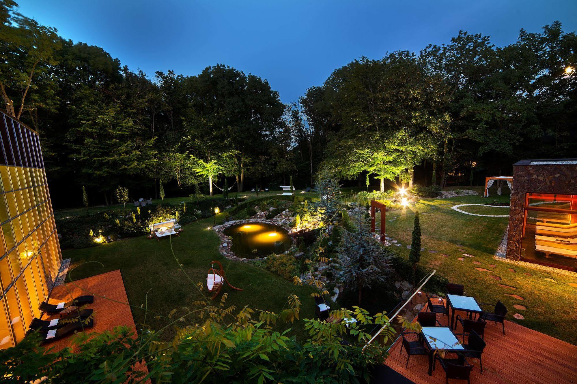 Hotel Zochova Chata - Adult Friendly Modra Bagian luar foto